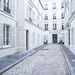 Cosy And Quiet Apartment In Paris